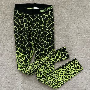 Low rise Nike pro leggings